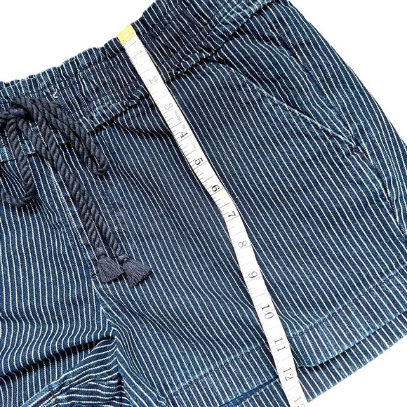 LOFT Blue & White Pin Striped Pull On Shorts Size M - Picture 6 of 8